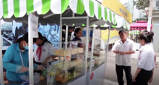 Nét mới phố hàng rong