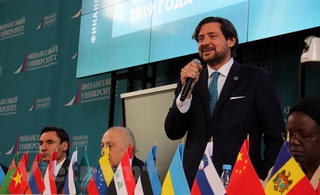 Trường Đại học Tài chính của Nga tự hào về các sinh viên Việt Nam