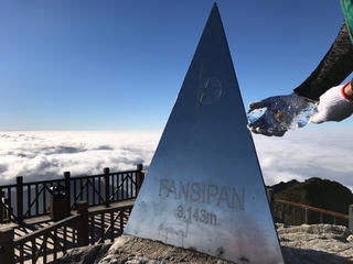 Băng lại xuất hiện trên đỉnh Fansipan sớm mùng 2 Tết