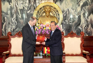 Tân Đại sứ CHLB Đức thăm TAND tối cao