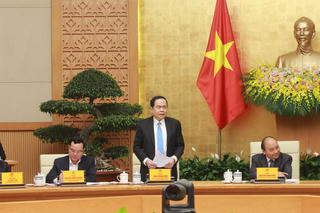 Không để tình trạng trước khen, sau phê