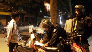 400 người ở Hà Nội bị phạt hành chính ban đêm