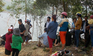 Vớt được thi thể người chồng bị lật ghe