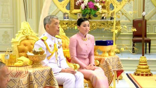 Quốc vương Thái Lan kết hôn với nữ tướng ngay trước lễ đăng cơ