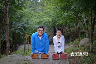 Cậu bé không chân leo đỉnh núi cao hơn 900 m