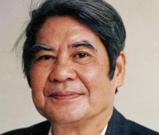 Cánh chim bay trên sông núi lạ lùng