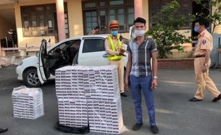 Thu gần 5.000 bao thuốc lá lậu trên cao tốc