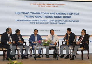 Thanh toán thẻ không tiếp xúc trong giao thông công cộng