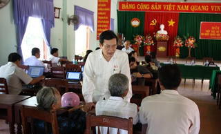 Phó Chủ tịch - Tổng Thư ký UBTƯ MTTQ Việt Nam Vũ Trọng Kim, tiếp xúc cử tri tại Quảng Ngãi