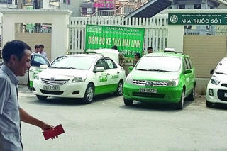 Bệnh viện Bạch Mai lên tiếng về taxi độc quyền tại bệnh viện