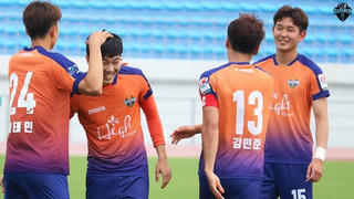 Xuân Trường tỏa sáng tại Hàn Quốc