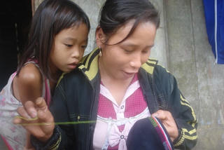 Vươn lên trên đá