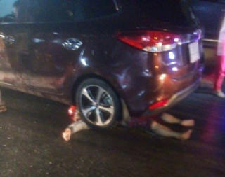 Xe 7 chỗ gây tai nạn, kéo lê xác nạn nhân gần 600 mét