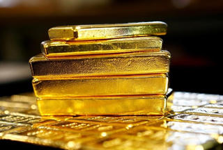 Giá vàng ngày 6/1: Tiếp tục tăng cao, vượt mốc 1.950 USD/ounce 