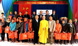 Bắc Giang phấn đấu tặng 40.000 suất quà