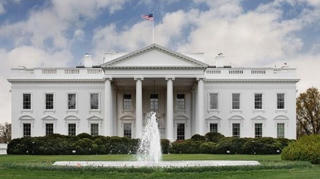Nhà Trắng cấm nhiều hãng truyền thông lớn dự họp báo thường kỳ