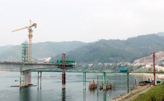Nhiều sai sót tại Dự án cầu Hòa Bình 2