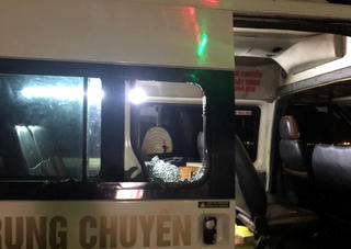 Đà Nẵng: Bắt đối tượng ném đá xe khách làm 2 người bị thương nặng