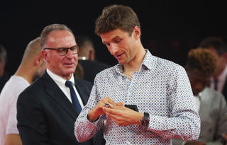 Bayern: Rummenigge cảnh cáo Niko Kovac và xoa dịu Thomas Mueller