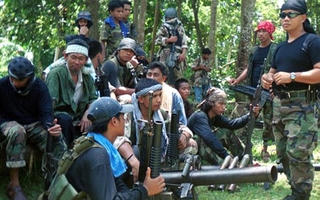 Khủng bố Abu Sayyaf thả tự do 2 con tin người Indonesia