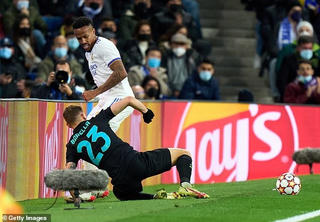 Real Madrid giành ngôi đầu bảng UEFA Champions League