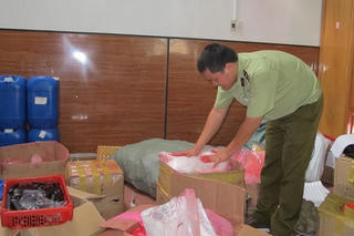 Gia Lai: Phát hiện cơ sở làm giả mỹ phẩm quy mô lớn