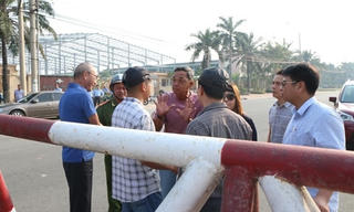 Hạ tầng khu công nghiệp Tân Đức, Long An: Bất đồng thu phí