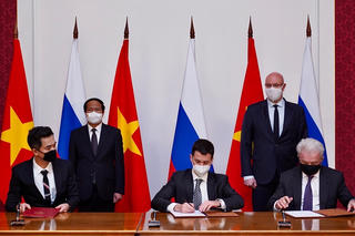 T&T Group sẽ nhận chuyển giao công nghệ sản xuất 'chu trình đầy đủ' vaccine Sputnik V từ đối tác Nga