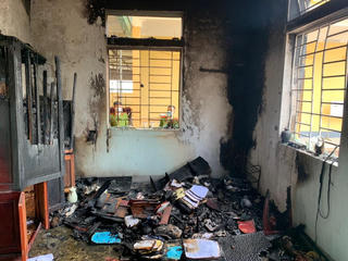 'Bà hỏa' ghé thăm phòng Chủ tịch xã giữa trưa