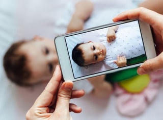Đưa ảnh trẻ em lên mạng:  Phải hỏi ý kiến trước
