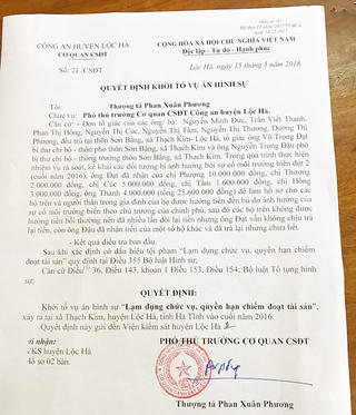 Lợi dụng sự cố môi trường, hai cán bộ thôn ‘bòn’ tiền của dân