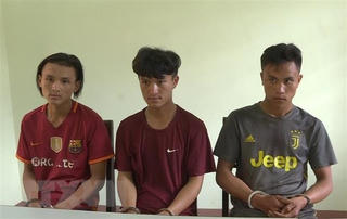 Bắt giữ 3 đối tượng vận chuyển trái phép 20 bánh heroin