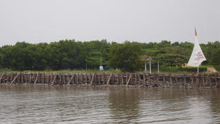 Lênh đênh sông nước Cà Mau