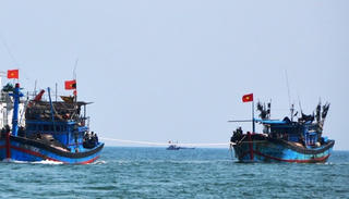 Bị tàu lạ đâm chìm, 1 ngư dân mất tích