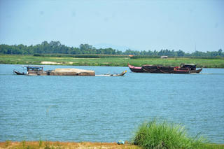 Sông Thu Bồn ‘ngoạm’ dần đất canh tác