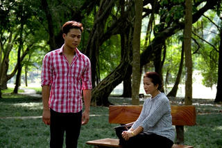 Chiều ngang qua phố cũ