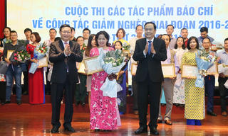 Báo chí góp phần vào công tác giảm nghèo