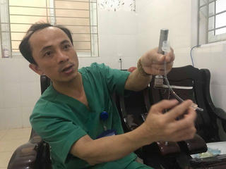 Lời kể của bác sỹ về 7 phút 'sinh tử' cứu cháu bé hóc thạch từ cõi chết trở về