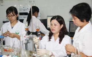 Bộ trưởng Bộ Y tế trao tặng Bằng khen cho Công ty Dược phẩm Tâm Bình
