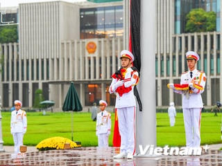 [ẢNH] Lễ thượng cờ rủ Quốc tang nguyên Tổng Bí thư Lê Khả Phiêu