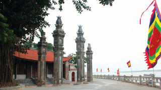 Thương nhớ đình Chèm