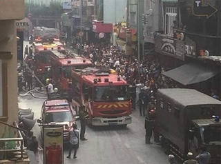 Tiệm bánh ở phố tây Bùi Viện phát hỏa, 2 người già mắc kẹt