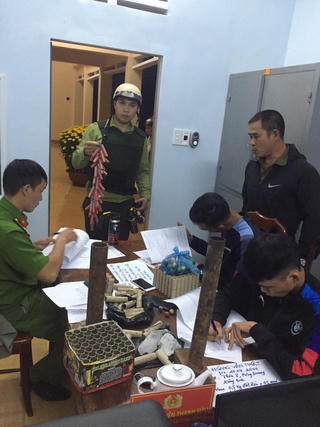 Hai ngày tết phát hiện hàng trăm vụ đốt pháo trái phép