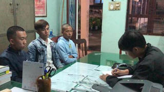 Cưỡng bức làm ‘tiếp viên’