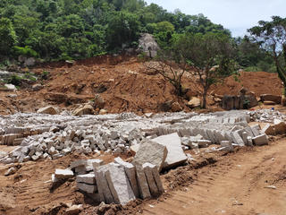 Bà Rịa – Vũng Tàu: Gần 17.000 m2 đất rừng phòng hộ bị san lấp, chẻ đá