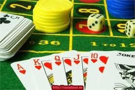 Bắt quả tang Trạm trưởng kiểm lâm đang ‘sát phạt’