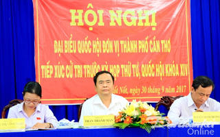 Chủ tịch Trần Thanh Mẫn tiếp xúc cử tri Cần Thơ