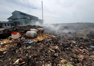 Bãi rác khổng lồ gây ô nhiễm nghiêm trọng