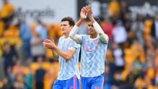 Mất bộ đôi trung vệ thép, Man United đối diện nguy cơ trượt dốc  