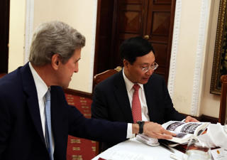 Phó Thủ tướng Phạm Bình Minh tiếp cựu Ngoại trưởng Hoa Kỳ